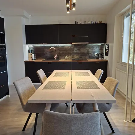 Lakeside Horizon - Spacious & Private Balcony Apartment