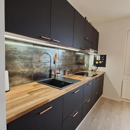 Lakeside Horizon - Spacious & Private Balcony Apartment