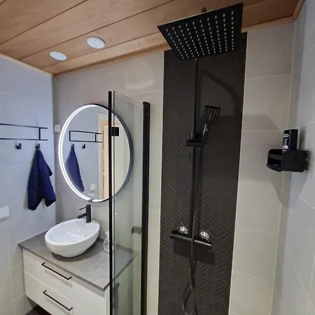 Apartment Lakeside Horizon - Spacious & Private Balcony *