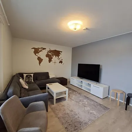 Lakeside Horizon - Spacious & Private Balcony Apartment *